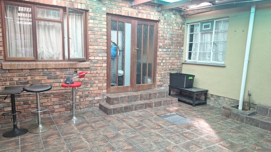 5 Bedroom Property for Sale in Retreat Western Cape